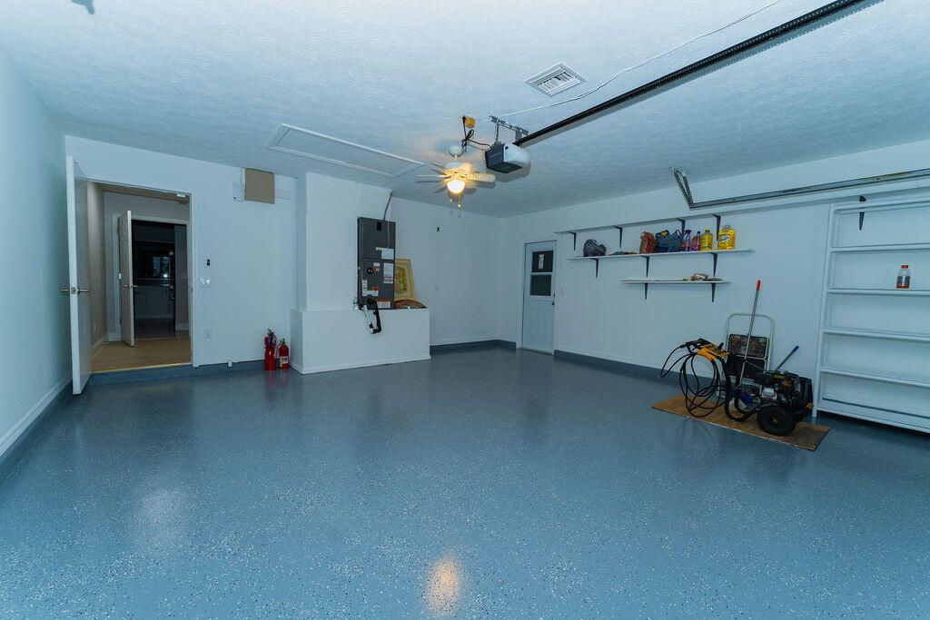 For Sale: $475,000 (4 beds, 2 baths, 1914 Square Feet)