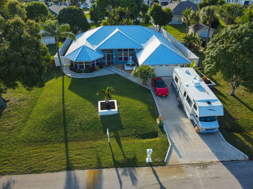 For Sale: $475,000 (4 beds, 2 baths, 1914 Square Feet)