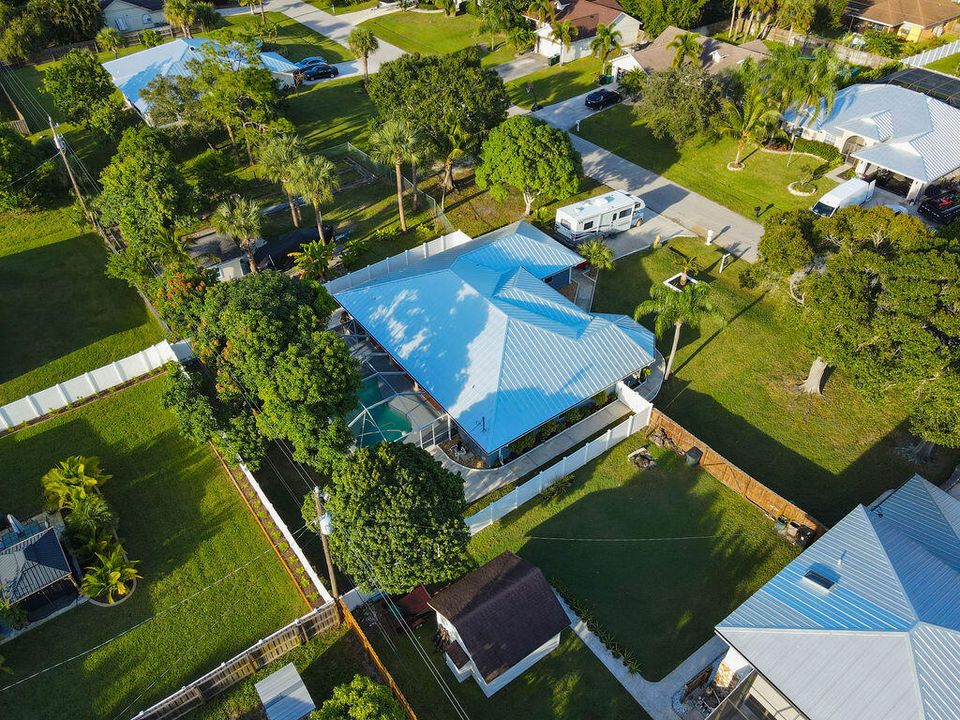 For Sale: $475,000 (4 beds, 2 baths, 1914 Square Feet)