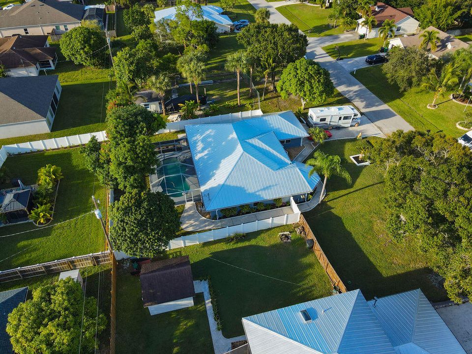 For Sale: $475,000 (4 beds, 2 baths, 1914 Square Feet)