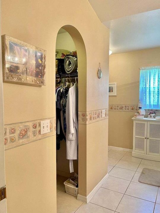 For Sale: $365,000 (3 beds, 2 baths, 1484 Square Feet)