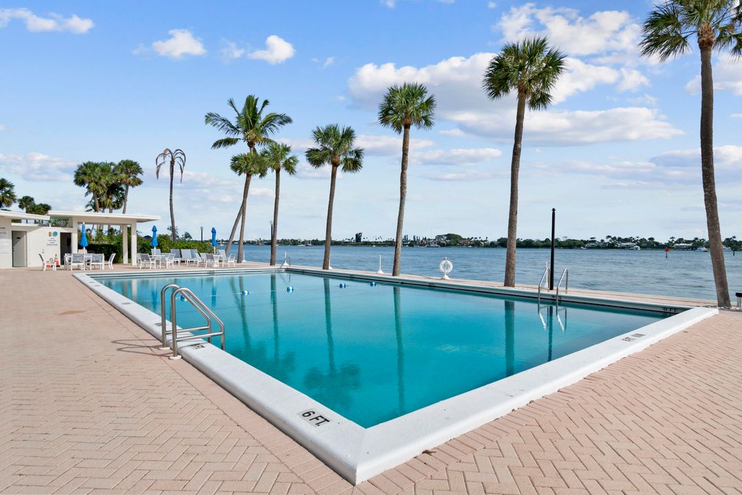 For Sale: $1,500,000 (2 beds, 2 baths, 1480 Square Feet)