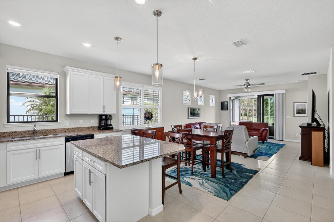 En Venta: $425,000 (2 camas, 2 baños, 1559 Pies cuadrados)