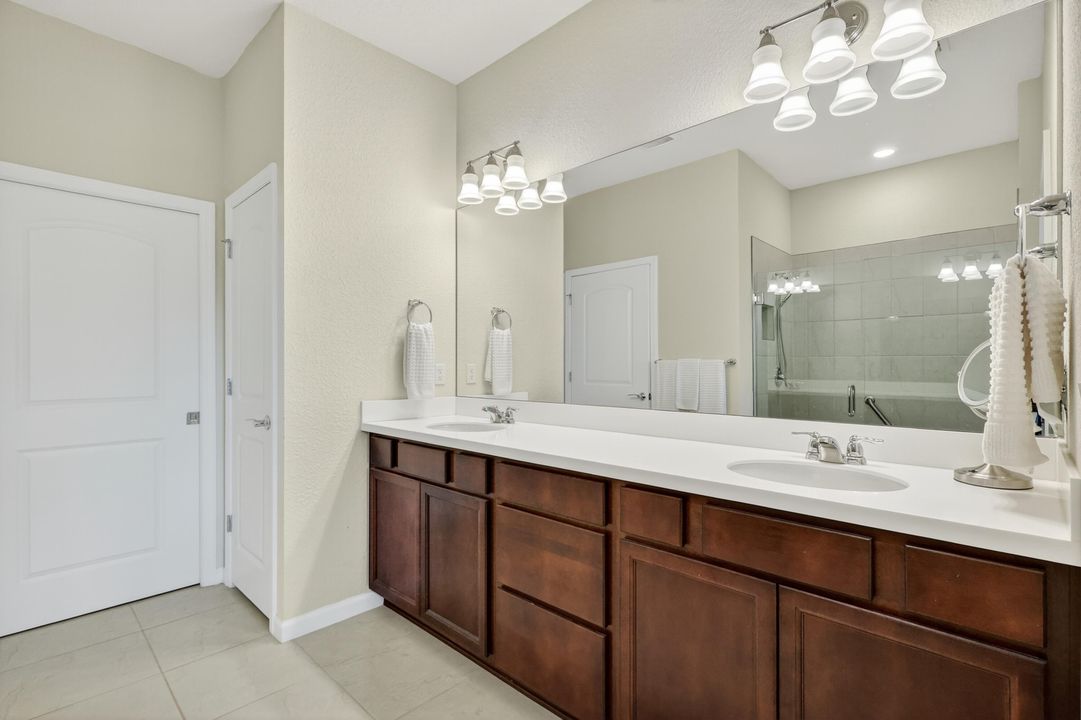 En Venta: $425,000 (2 camas, 2 baños, 1559 Pies cuadrados)