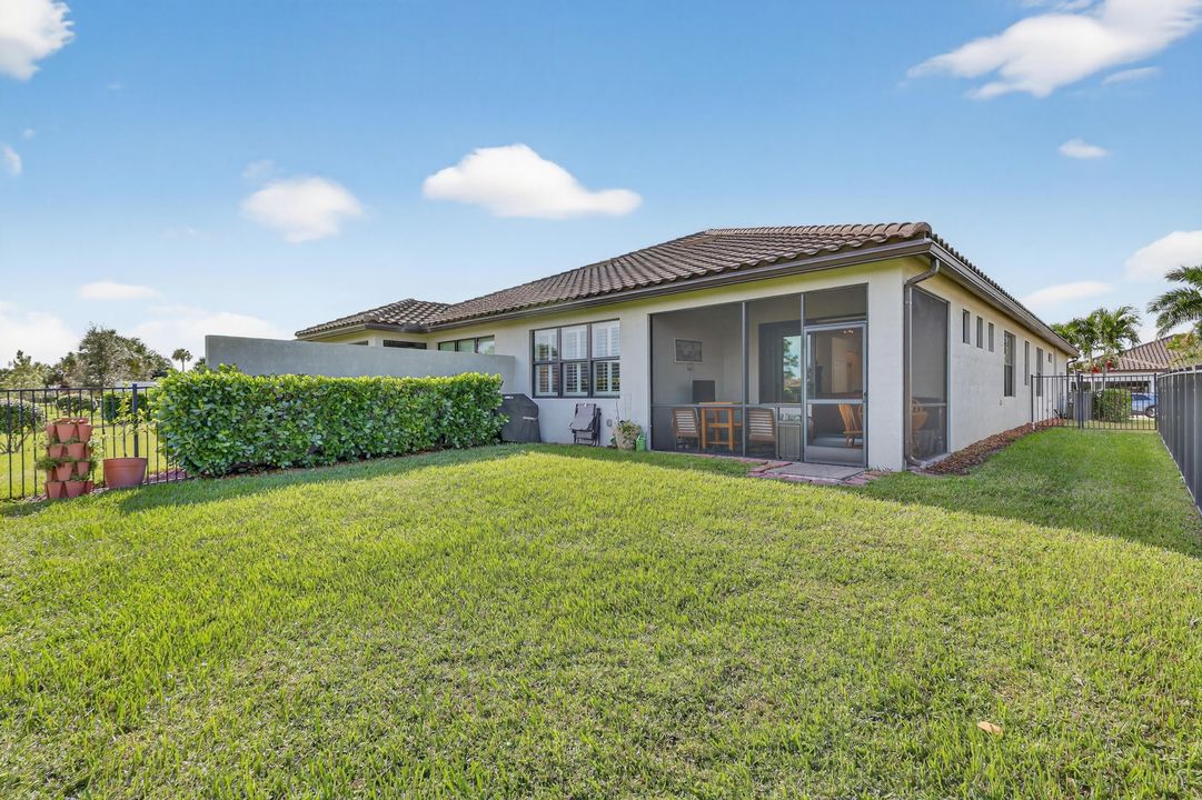 En Venta: $425,000 (2 camas, 2 baños, 1559 Pies cuadrados)