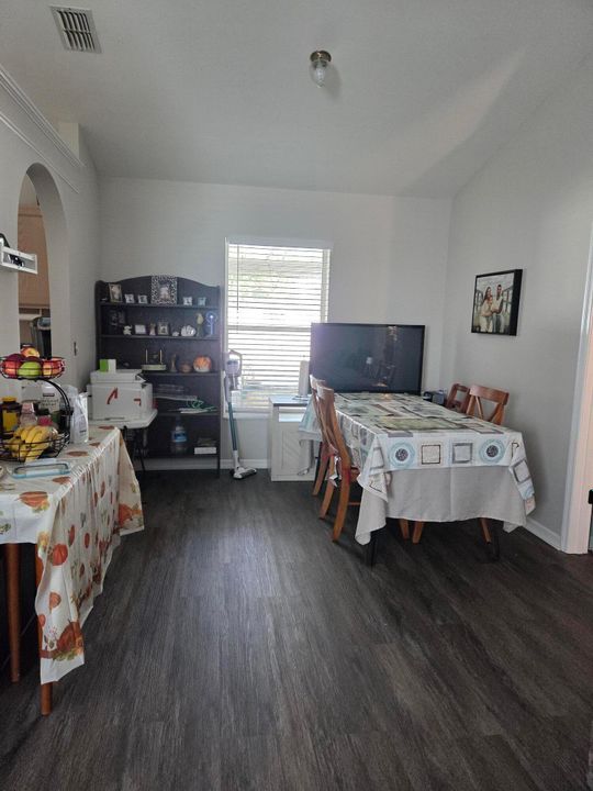 For Sale: $365,000 (3 beds, 2 baths, 1484 Square Feet)