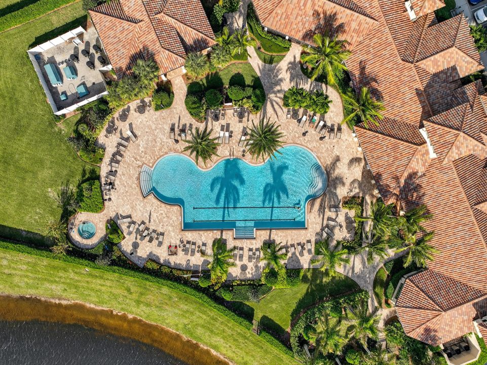 En Venta: $425,000 (2 camas, 2 baños, 1559 Pies cuadrados)