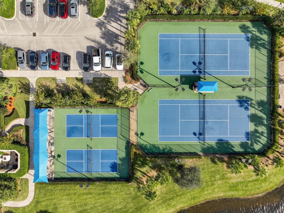 En Venta: $425,000 (2 camas, 2 baños, 1559 Pies cuadrados)