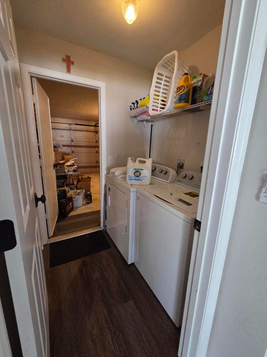 For Sale: $365,000 (3 beds, 2 baths, 1484 Square Feet)