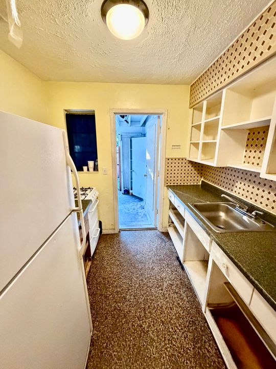 For Rent: $1,495 (1 beds, 1 baths, 580 Square Feet)