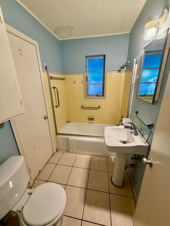 For Rent: $1,495 (1 beds, 1 baths, 580 Square Feet)