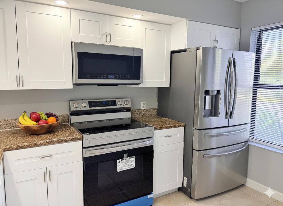 En Venta: $215,000 (2 camas, 2 baños, 880 Pies cuadrados)