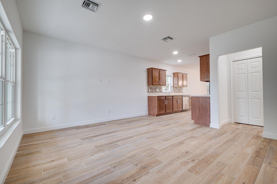 For Sale: $489,900 (4 beds, 3 baths, 1867 Square Feet)