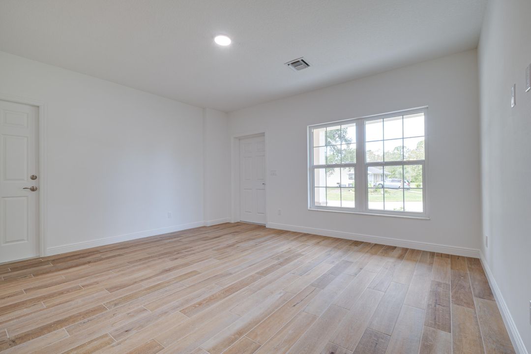 For Sale: $489,900 (4 beds, 3 baths, 1867 Square Feet)