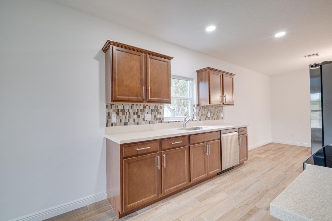 For Sale: $489,900 (4 beds, 3 baths, 1867 Square Feet)