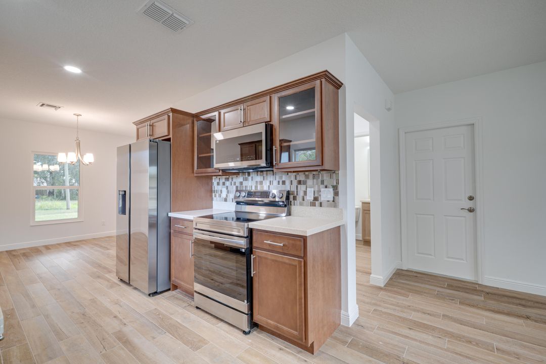 For Sale: $489,900 (4 beds, 3 baths, 1867 Square Feet)