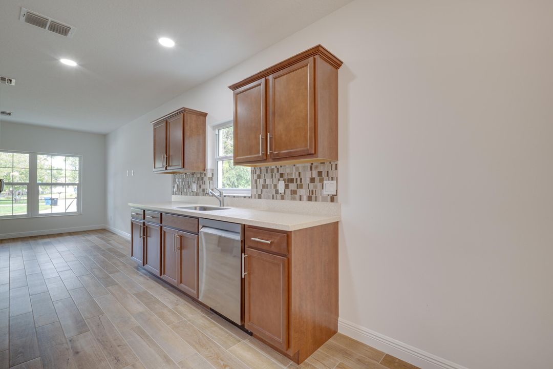 For Sale: $489,900 (4 beds, 3 baths, 1867 Square Feet)