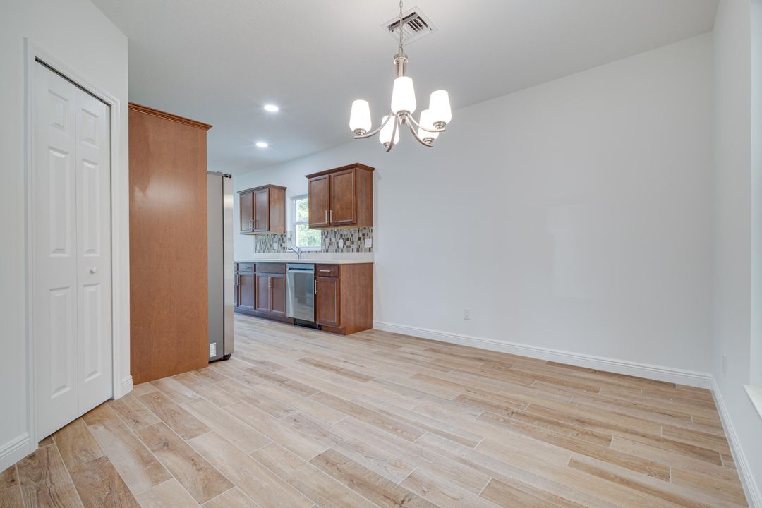 For Sale: $489,900 (4 beds, 3 baths, 1867 Square Feet)