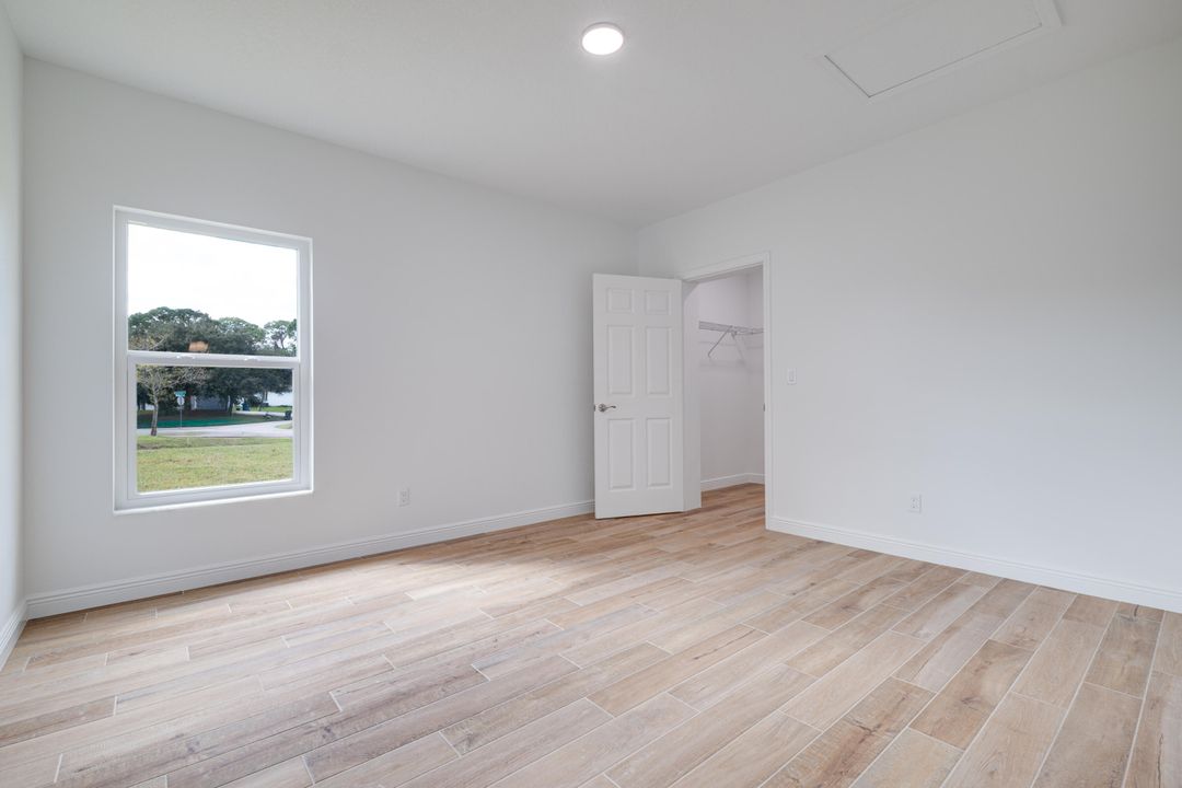 For Sale: $489,900 (4 beds, 3 baths, 1867 Square Feet)