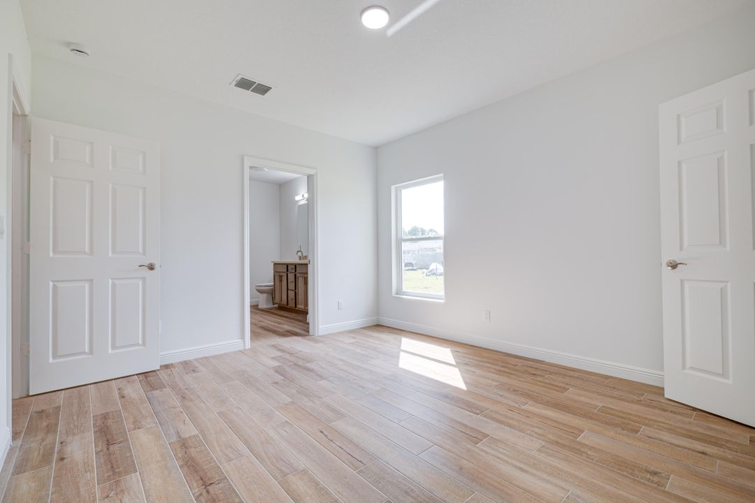 For Sale: $489,900 (4 beds, 3 baths, 1867 Square Feet)