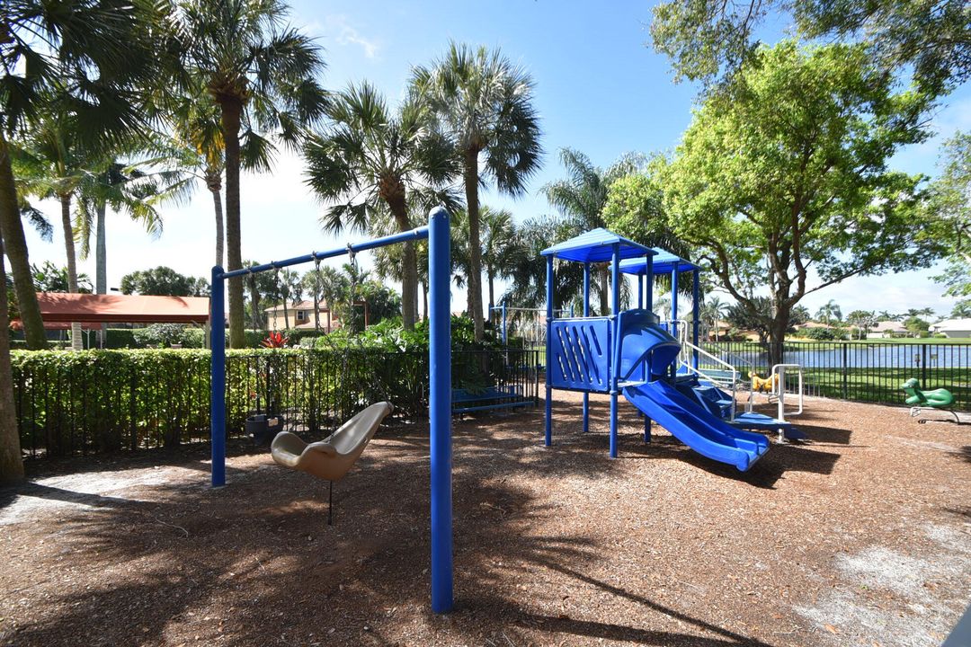 For Sale: $1,200,000 (4 beds, 3 baths, 2505 Square Feet)