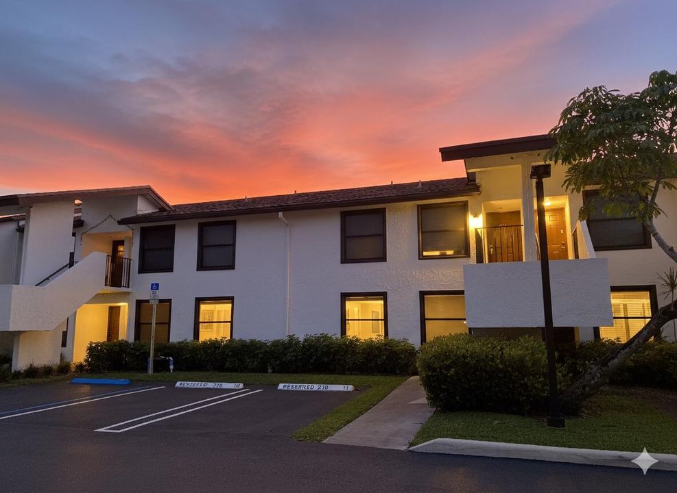 En Venta: $215,000 (2 camas, 2 baños, 880 Pies cuadrados)