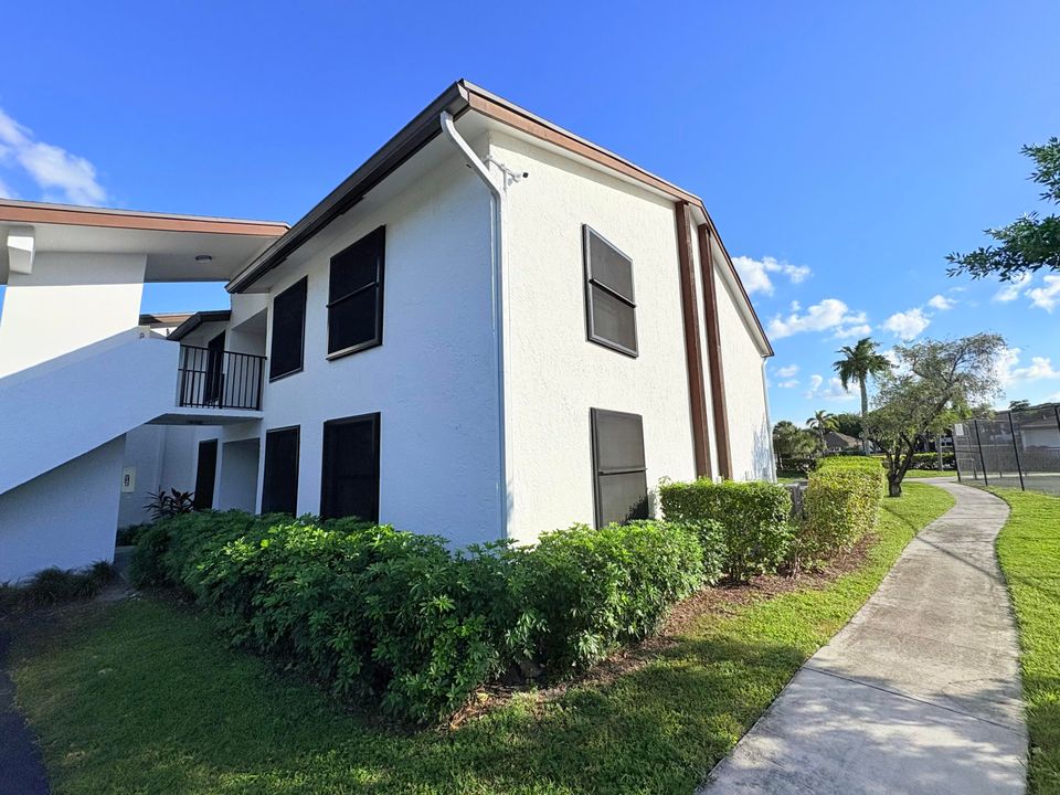 En Venta: $215,000 (2 camas, 2 baños, 880 Pies cuadrados)