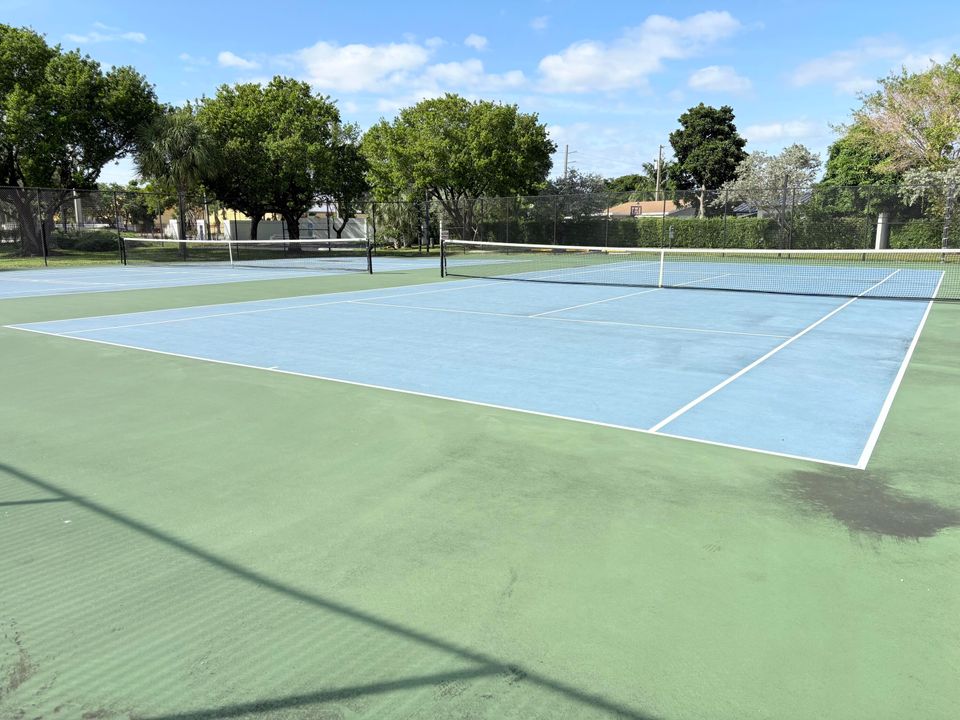 En Venta: $215,000 (2 camas, 2 baños, 880 Pies cuadrados)