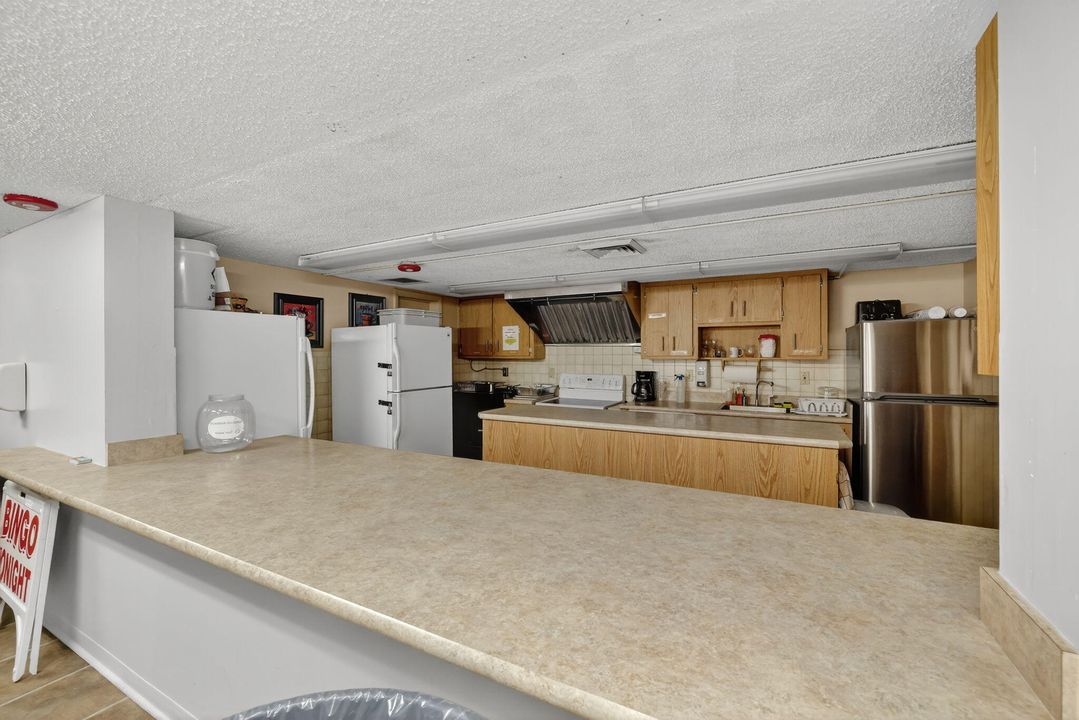 For Sale: $125,500 (1 beds, 1 baths, 680 Square Feet)