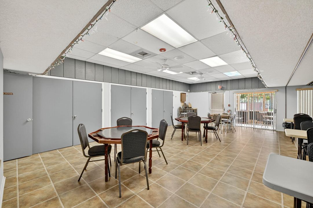 For Sale: $125,500 (1 beds, 1 baths, 680 Square Feet)