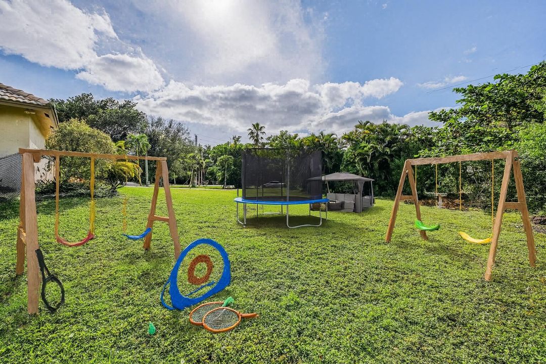 For Sale: $1,189,000 (4 beds, 2 baths, 2500 Square Feet)