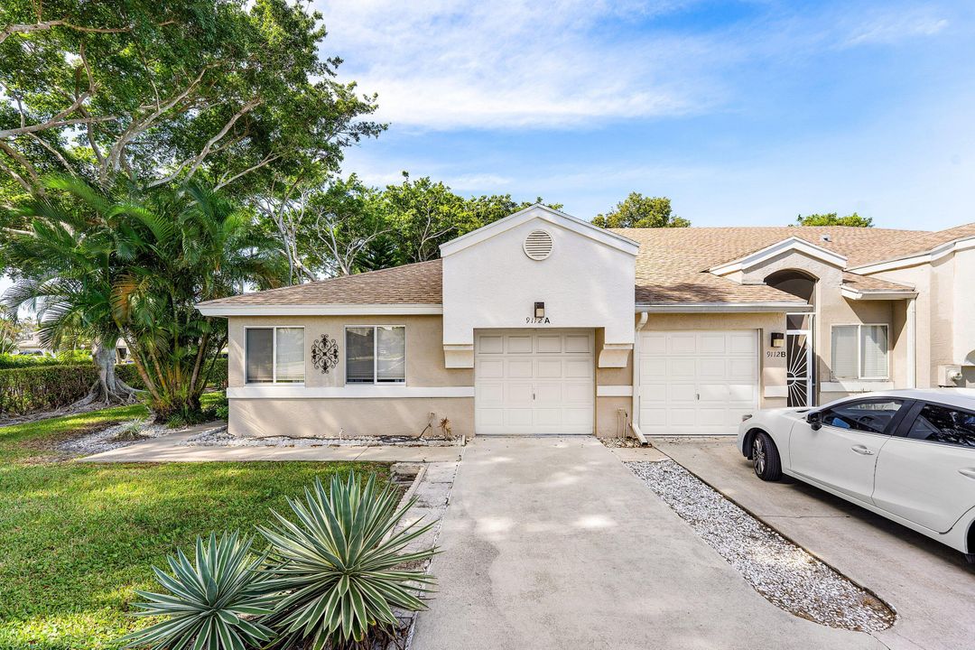 For Sale: $439,000 (2 beds, 2 baths, 1339 Square Feet)