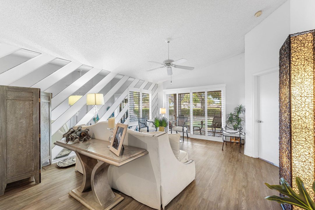 For Sale: $439,000 (2 beds, 2 baths, 1339 Square Feet)