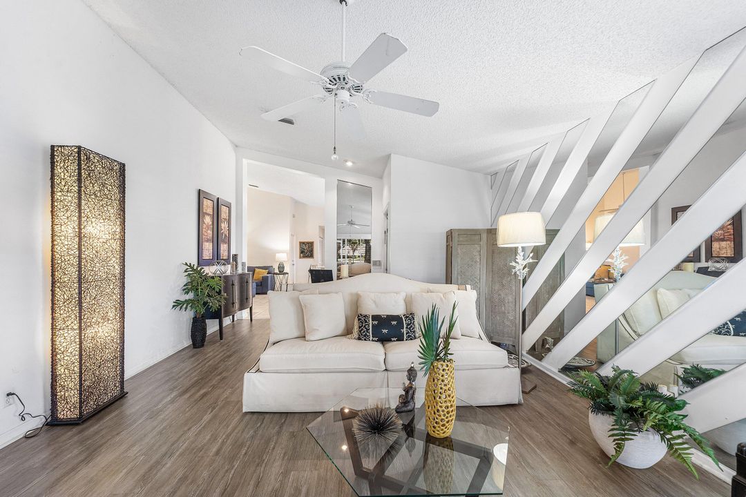 For Sale: $439,000 (2 beds, 2 baths, 1339 Square Feet)
