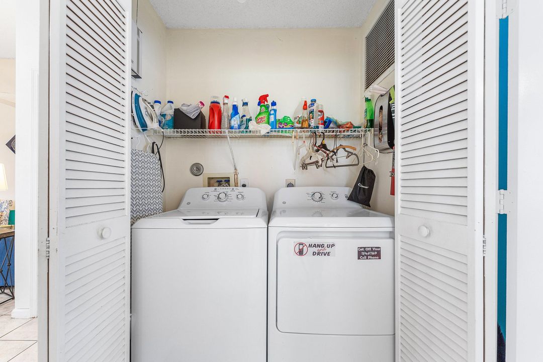 For Sale: $439,000 (2 beds, 2 baths, 1339 Square Feet)