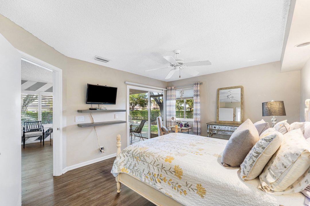 For Sale: $439,000 (2 beds, 2 baths, 1339 Square Feet)