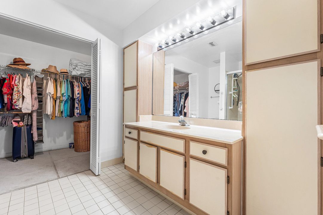 For Sale: $439,000 (2 beds, 2 baths, 1339 Square Feet)