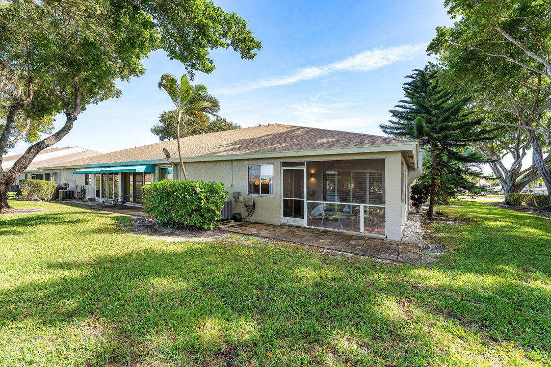 For Sale: $439,000 (2 beds, 2 baths, 1339 Square Feet)