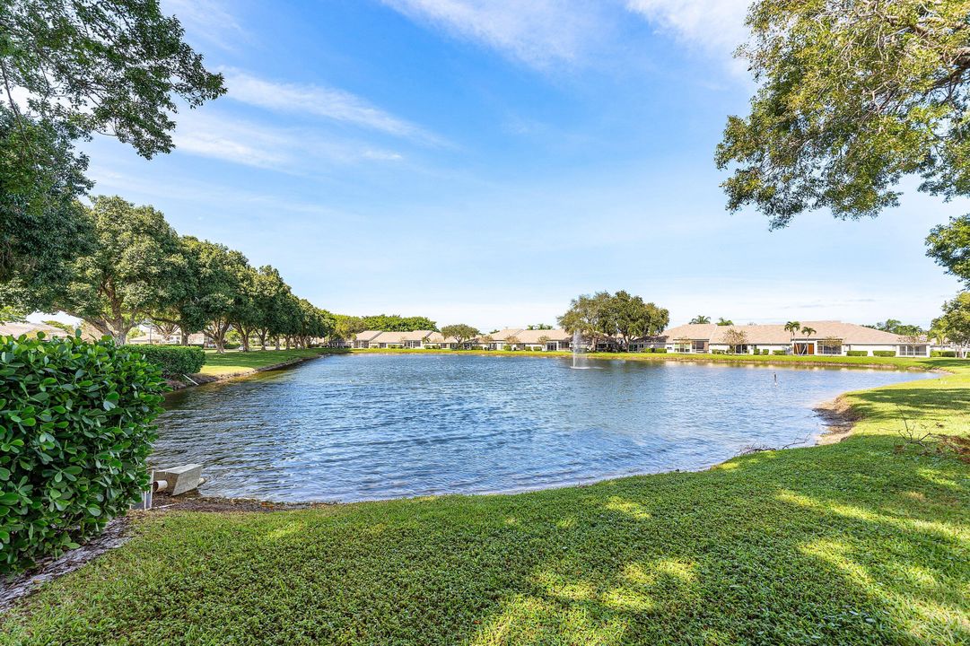 For Sale: $439,000 (2 beds, 2 baths, 1339 Square Feet)