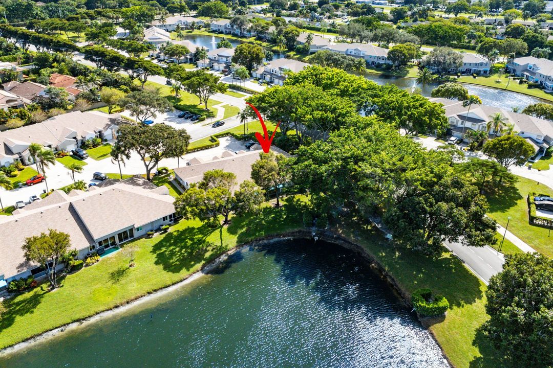 For Sale: $439,000 (2 beds, 2 baths, 1339 Square Feet)