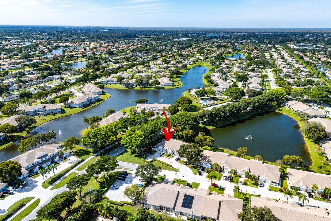 For Sale: $439,000 (2 beds, 2 baths, 1339 Square Feet)