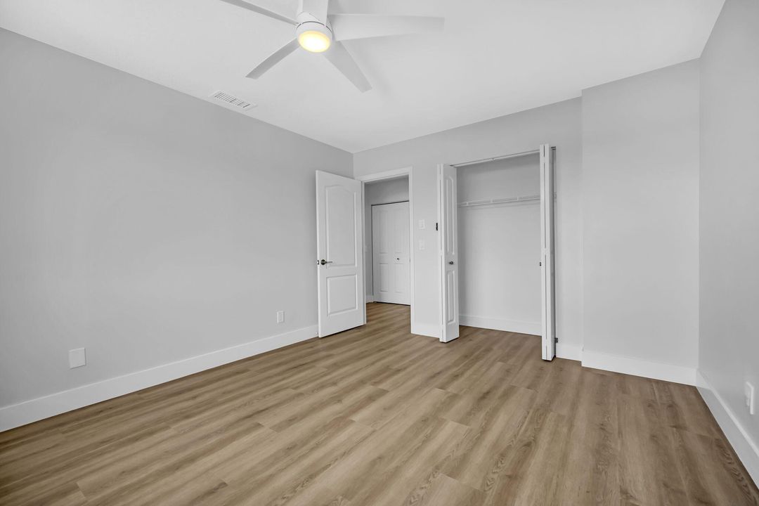 合同活跃: $1,250,000 (4 贝兹, 4 浴室, 3233 平方英尺)