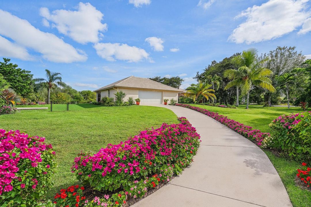 For Sale: $1,189,000 (4 beds, 2 baths, 2500 Square Feet)