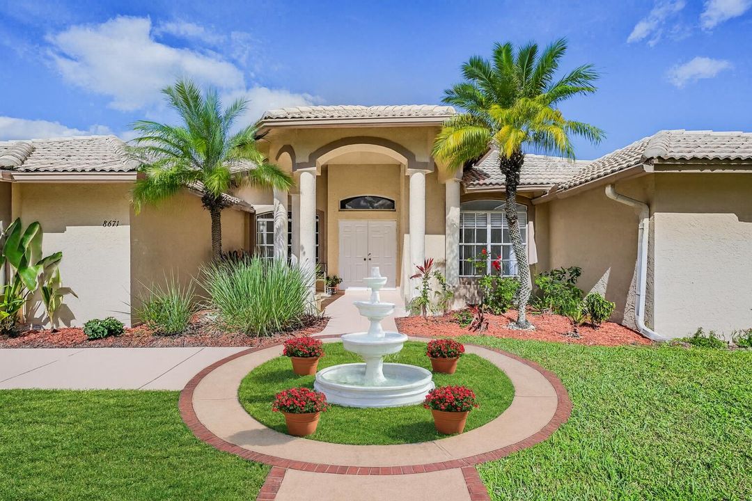 For Sale: $1,189,000 (4 beds, 2 baths, 2500 Square Feet)