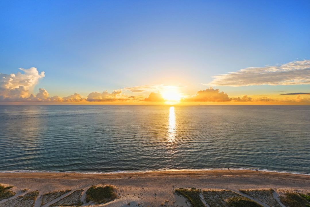 For Sale: $5,450,000 (4 beds, 4 baths, 3300 Square Feet)