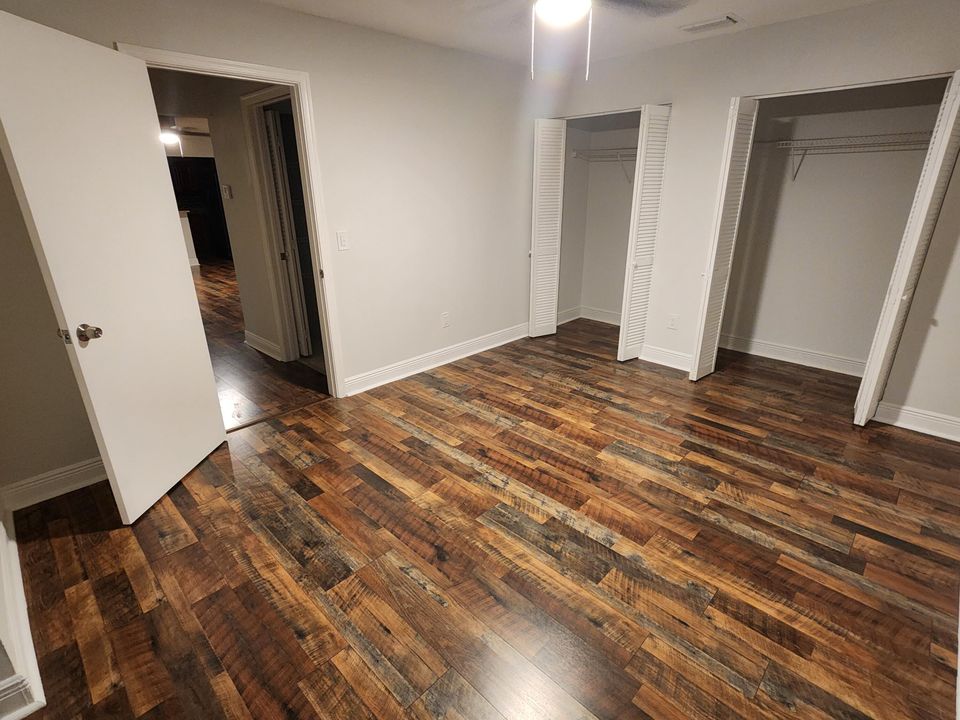 Active With Contract: $2,300 (2 beds, 2 baths, 1243 Square Feet)
