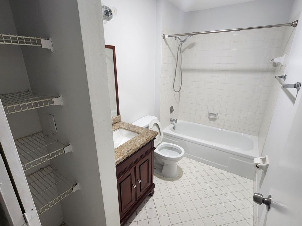 Active With Contract: $2,300 (2 beds, 2 baths, 1243 Square Feet)