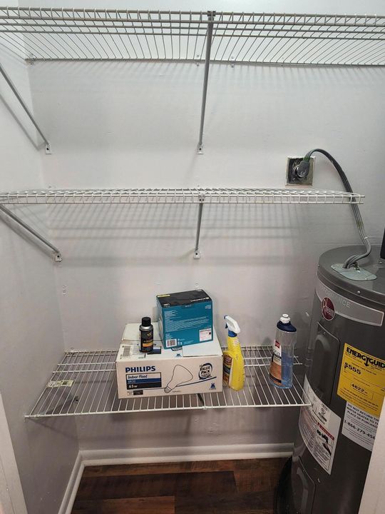 Active With Contract: $2,300 (2 beds, 2 baths, 1243 Square Feet)