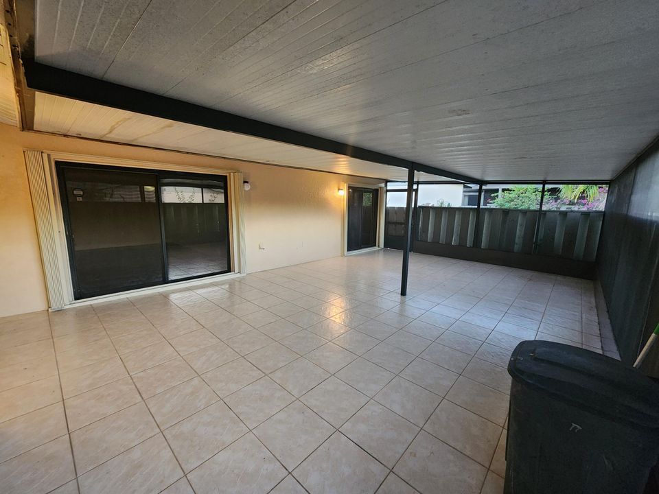 Active With Contract: $2,300 (2 beds, 2 baths, 1243 Square Feet)