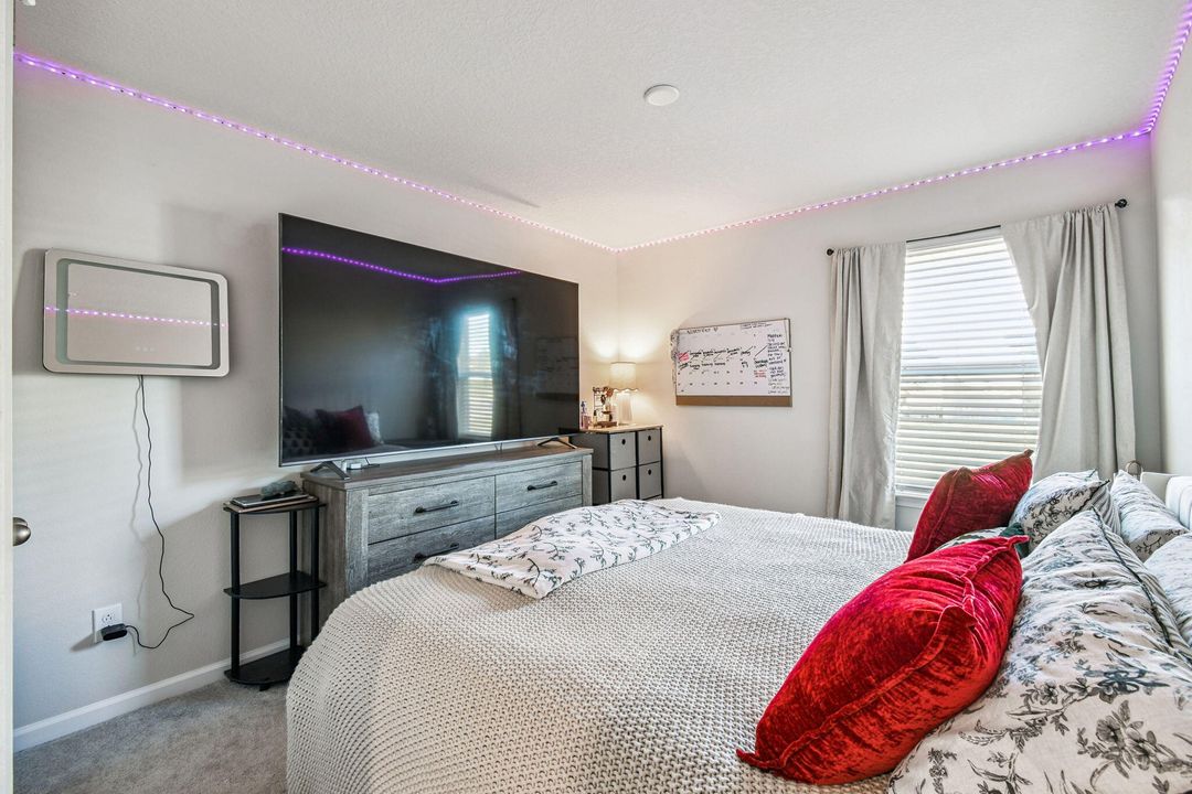 For Sale: $365,000 (3 beds, 2 baths, 1892 Square Feet)